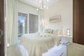 Luxe Den-1BR Cozy Treat By Canal side